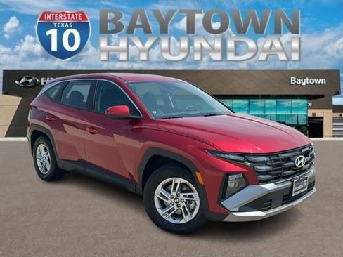 Used 2026 Hyundai Tucson SE FWD image 1
