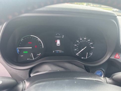 Used 2022 Toyota Sienna XSE image 6