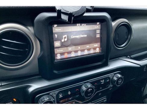 Used 2018 Jeep Wrangler Unlimited Sport S image 7