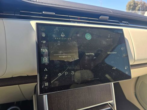 New 2026 Land Rover Range Rover SE image 28