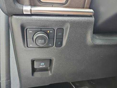 Used 2025 Ford Expedition King Ranch AWD/4WD image 32