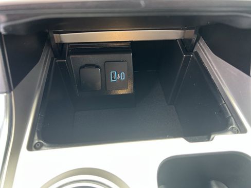 Used 2024 Ford Explorer Limited image 55