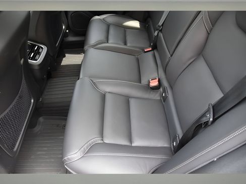 Used 2025 Volvo XC60 B5 Ultra w/ Protection Package Premier AWD/4WD image 13