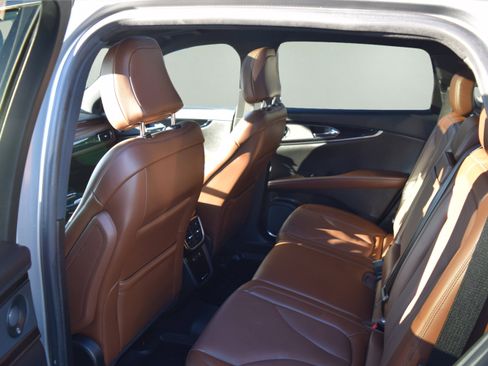 Used 2023 Lincoln Nautilus Reserve w/ Equipment Group 201A image 7