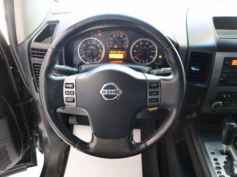 Used 2010 Nissan Titan SE w/ SE Value Truck Pkg image 13