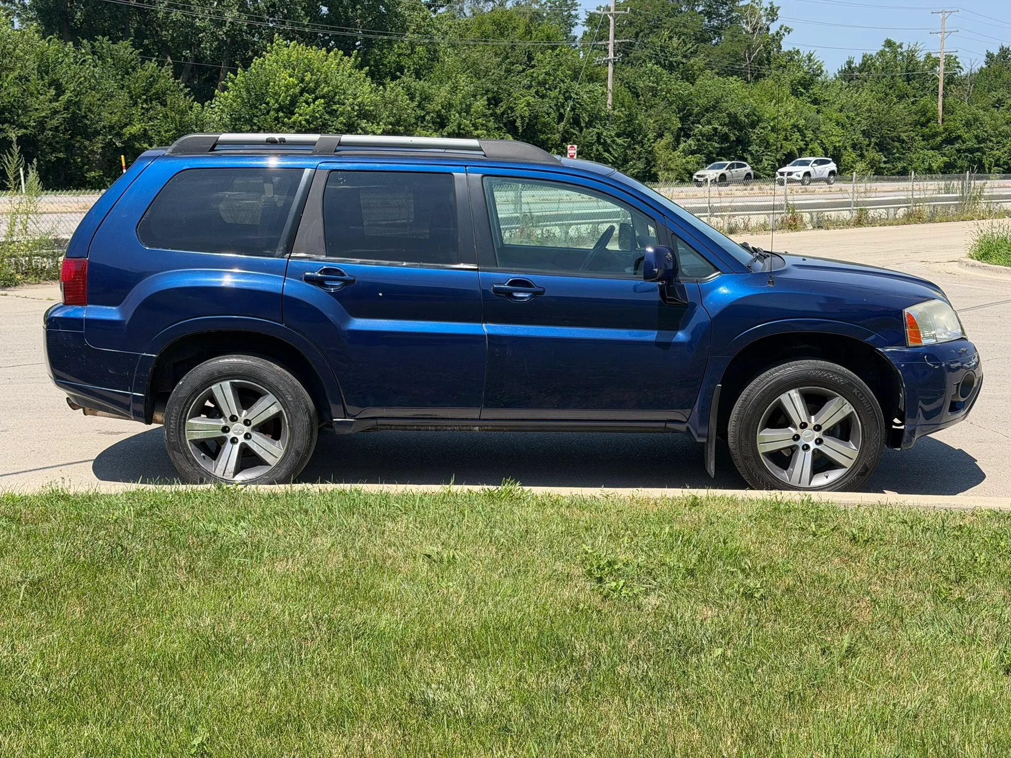 Used 2010 Mitsubishi Endeavor SE AWD/4WD image 6