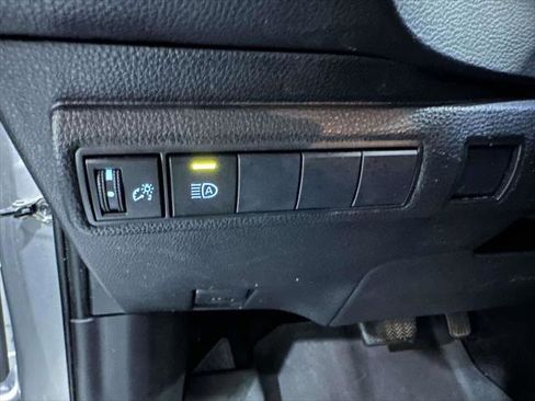 Used 2020 Toyota Corolla SE w/ SE Premium Package FWD image 17