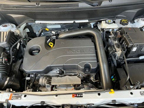 Used 2024 GMC Terrain SLT image 33