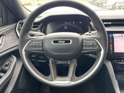 New 2026 Jeep Grand Cherokee Altitude RWD image 18