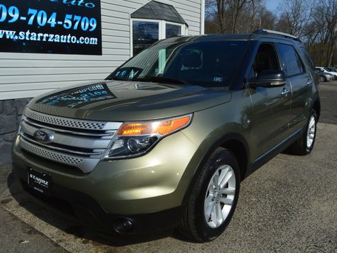 Used 2013 Ford Explorer XLT image 1