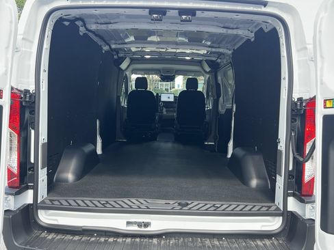 New 2026 Ford Transit 250 Low Roof RWD image 17