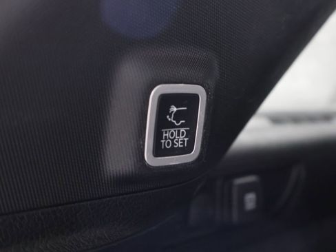 Certified 2024 Jeep Grand Cherokee Overland image 22