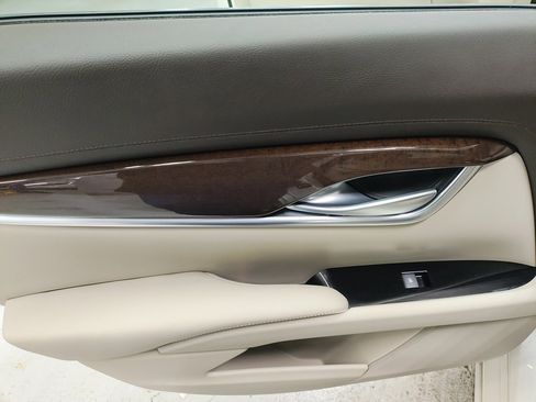 Used 2013 Cadillac XTS Premium image 27