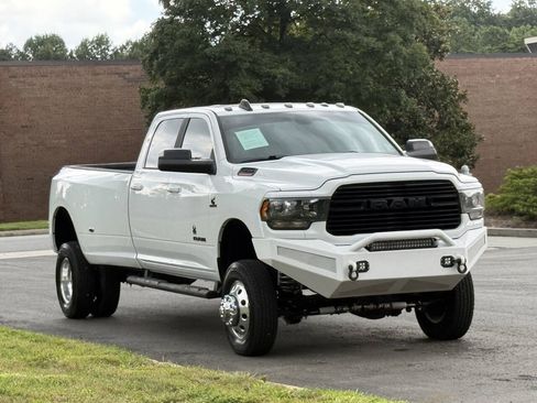 Used 2021 RAM 3500 Big Horn w/ Night Edition AWD/4WD image 4