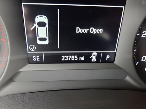 Used 2021 Chevrolet TrailBlazer LS FWD image 25