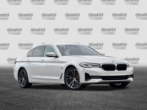 Certified 2023 BMW 530e w/ Premium Package image 2