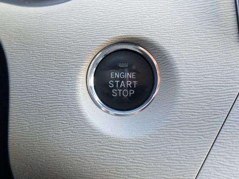 Used 2011 Toyota Sienna XLE image 15