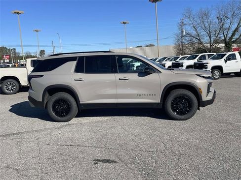 New 2026 Chevrolet Traverse Z71 w/ Enhanced Driving Package image 2