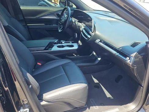 Used 2024 Cadillac Lyriq Tech RWD image 6