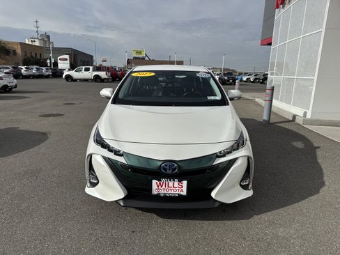 Used 2017 Toyota Prius Prime Plus image 5