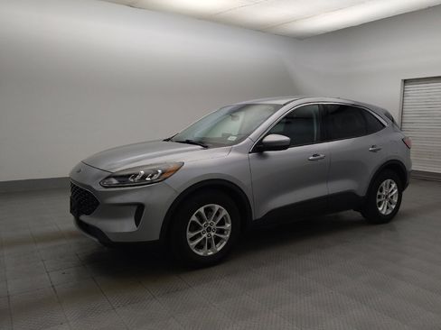 Used 2021 Ford Escape SE FWD image 2