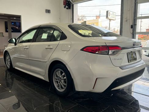 Used 2020 Toyota Corolla LE image 4