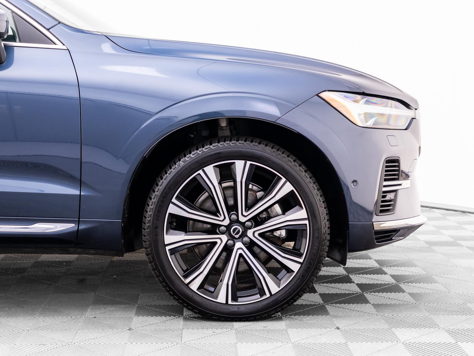 Used 2023 Volvo XC60 T8 Ultimate AWD/4WD image 30