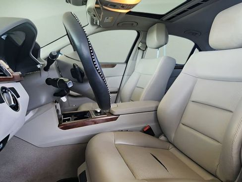 Used 2013 Mercedes-Benz E 350 Sedan image 17