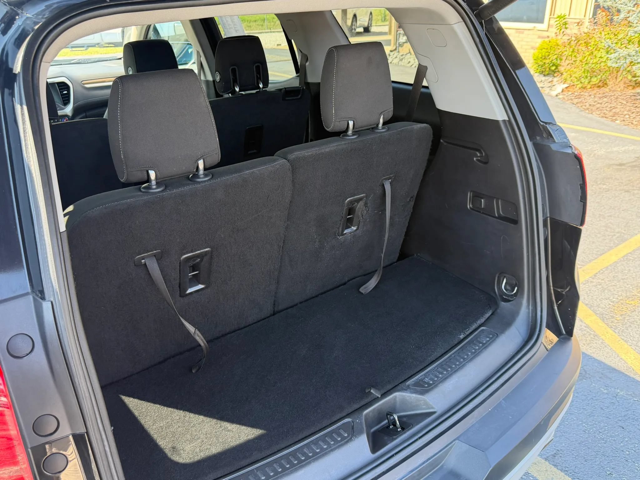 Used 2019 GMC Acadia SLE FWD image 13