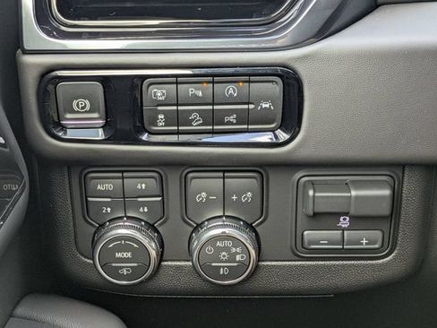 Used 2025 GMC Yukon XL AT4 Ultimate w/ LPO, Floor Liner Package AWD/4WD image 32