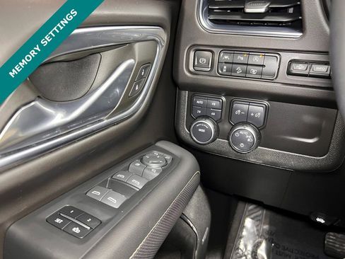 Used 2023 Chevrolet Suburban Premier image 7