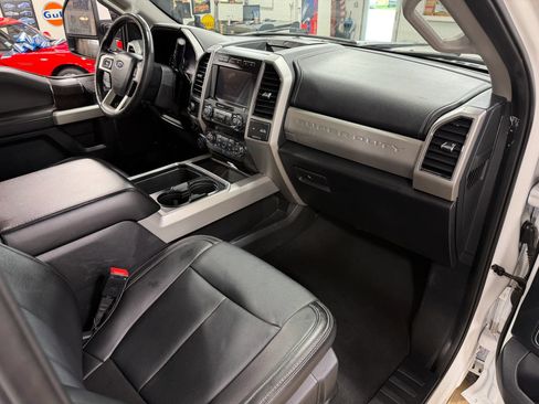 Used 2021 Ford F250 Lariat w/ Tremor Off-Road Package AWD/4WD image 21