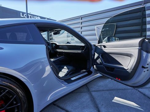 Used 2024 Porsche 911 Carrera S w/ Sport Package image 19