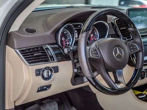 Used 2018 Mercedes-Benz GLS 550 4MATIC image 31