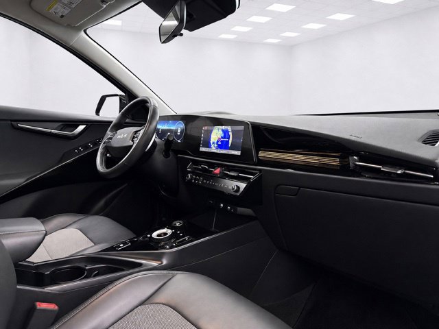 Used 2024 Kia Niro Wind w/ Wind Preserve Package FWD image 17