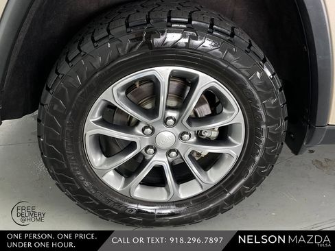 Used 2014 Jeep Grand Cherokee Limited w/ Luxury Group II image 13