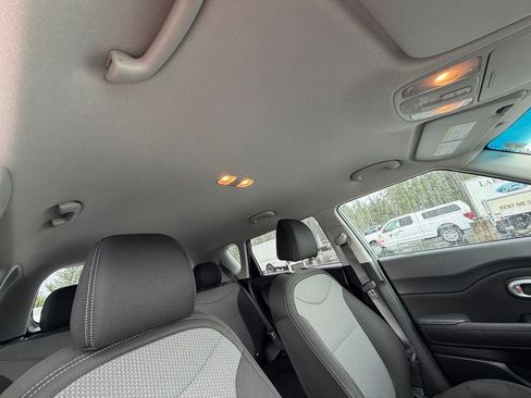 Used 2018 Kia Soul + FWD image 27