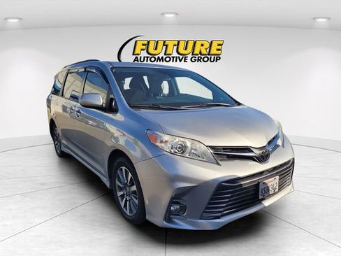 Used 2020 Toyota Sienna XLE AWD/4WD image 1