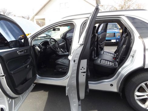 Used 2017 Ford Edge SEL w/ Equipment Group 201A image 10