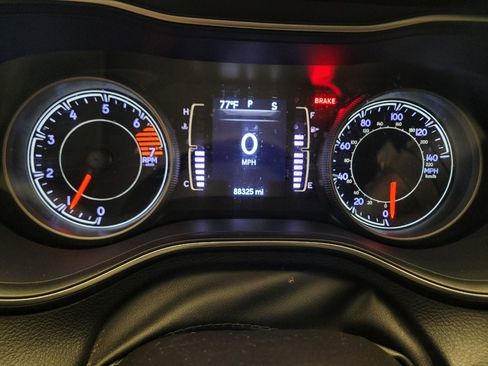 Used 2019 Jeep Cherokee Latitude w/ Popular Appearance Group image 23