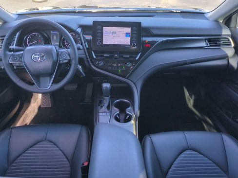 Used 2024 Toyota Camry SE image 14