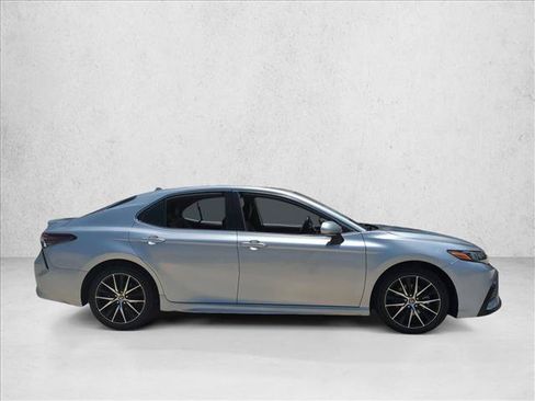 Used 2023 Toyota Camry SE FWD image 4