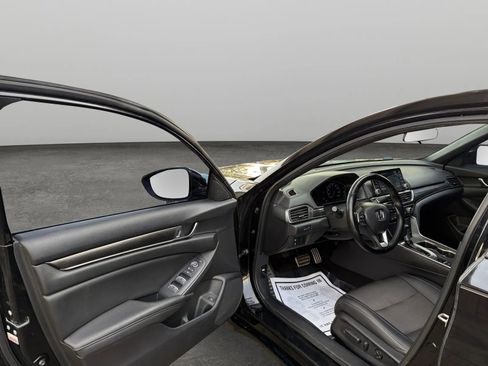 Used 2019 Honda Accord Sport image 9