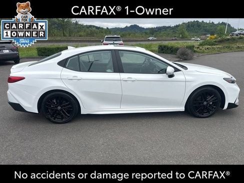 Used 2025 Toyota Camry SE FWD image 6