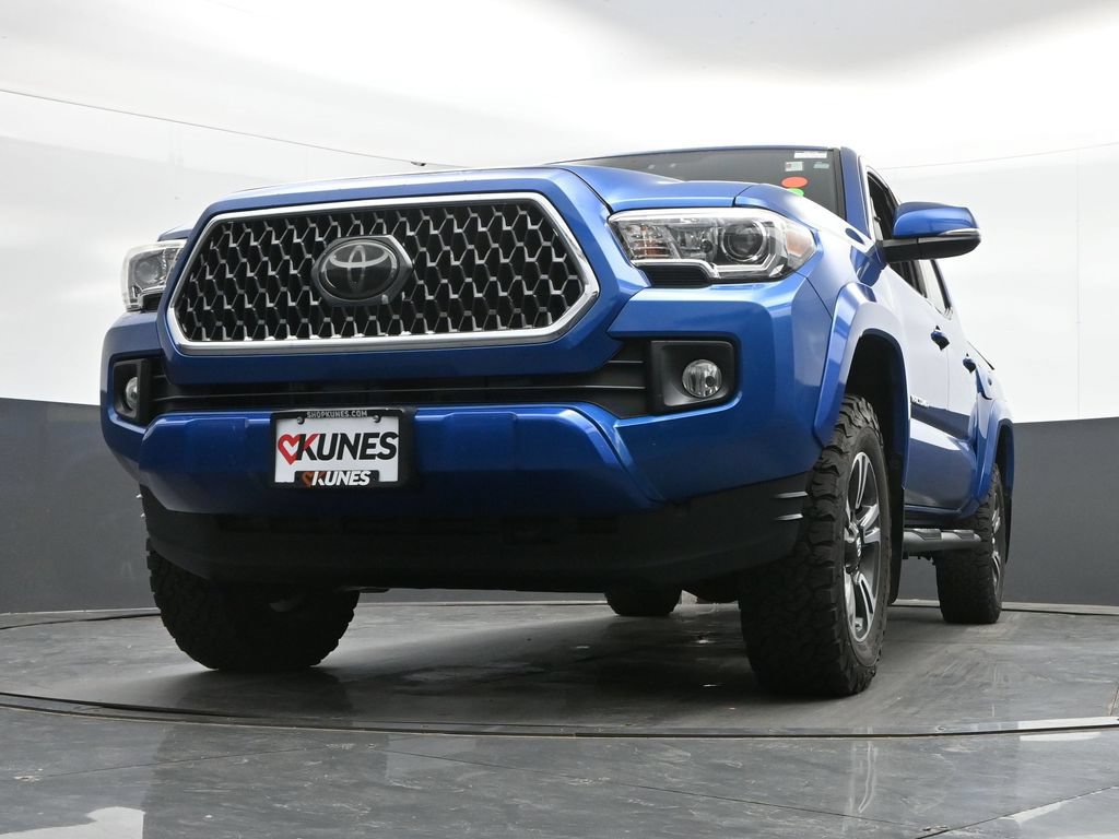 Used 2018 Toyota Tacoma TRD Sport AWD/4WD image 44