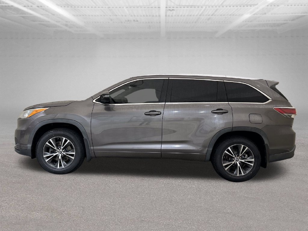 Used 2016 Toyota Highlander XLE AWD/4WD image 2