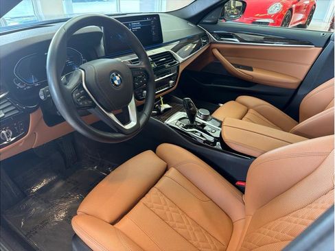 Used 2023 BMW 530e w/ Premium Package image 20