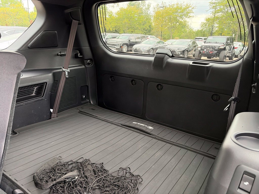 Used 2021 Lexus GX 460 Luxury w/ Accessory Package AWD/4WD image 8