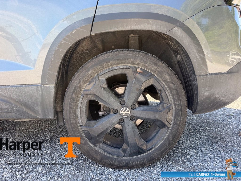 Used 2025 Volkswagen Taos SEL w/ Black Wheel Plus Package AWD/4WD image 21
