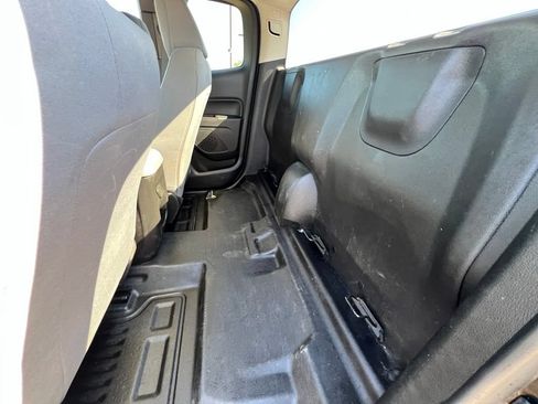 Used 2020 Chevrolet Colorado W/T RWD image 22